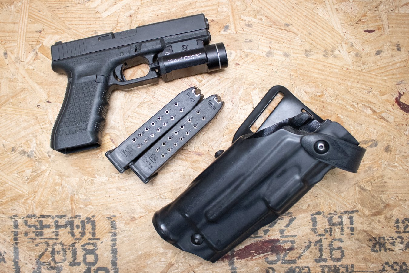 GLOCK 17 Gen4 9mm Police Trade-In Pistol with TLR-1 Light and Safariland Holster(Good Condition)